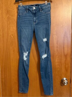 Hollister Women's Dark Blue Distressed Skinny Jeans